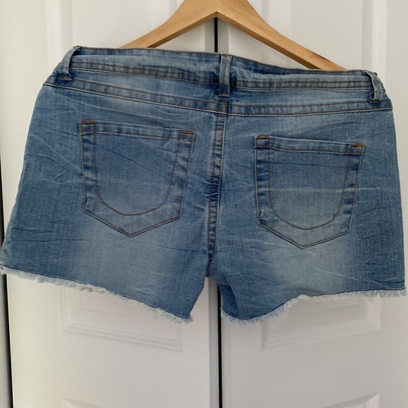 Cute denim shorts - Picture 3 of 3